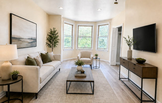 2213 N 33 ST