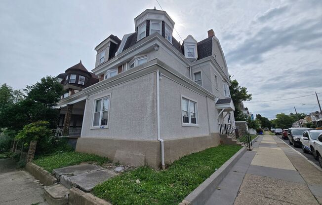 Chelten Avenue 700 E