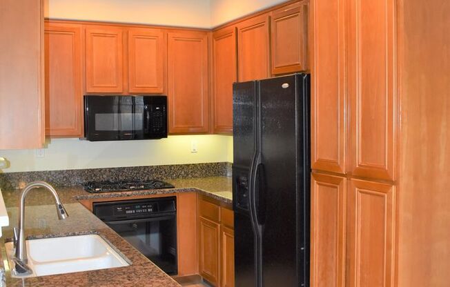 3 Bedroom 2.5 Bath Townhome in Gated Community of Courtyards at Escala- Mission Valley