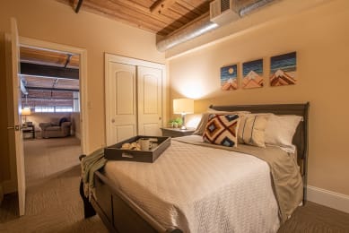 2 beds, 1.5 baths, 986 sqft, $2,865