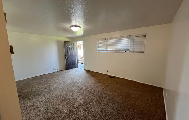 2 beds, 1 bath, $1,195, Unit CREC 4 Plex - 1433