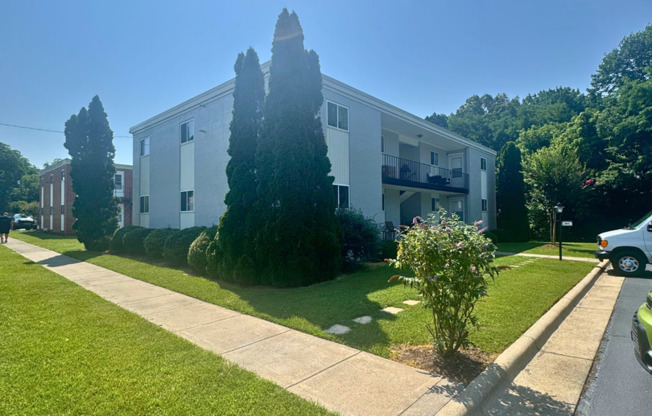 2 beds, 1 bath, 1,136 sqft, $1,300, Unit 2A