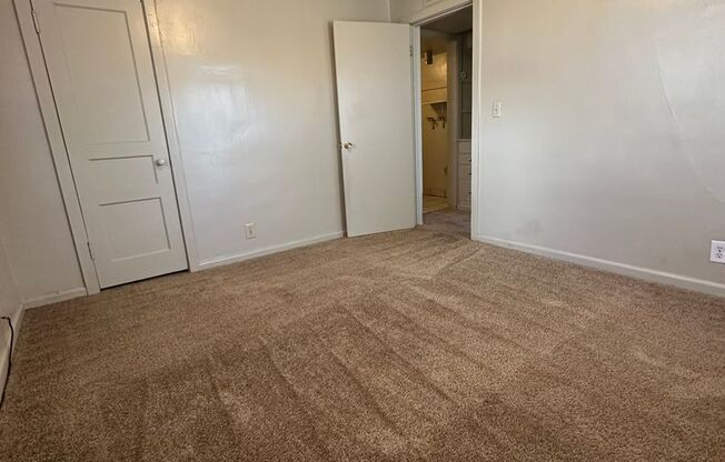 2 beds, 1 bath, 787 sqft, $1,095, Unit Unit 3