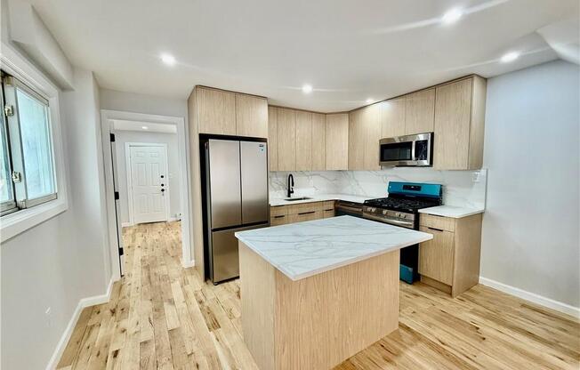 1499 E 52 ST
