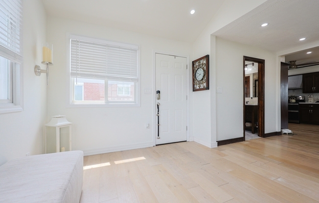 115 CHARGER ST