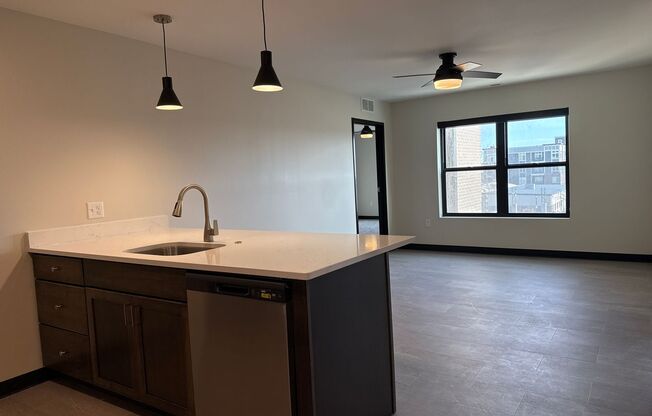 2 beds, 1 bath, 908 sqft, $1,325, Unit #301