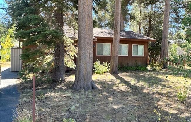 Lovely single level cabin avail. for a Seasonal stay! Call and inquire today.