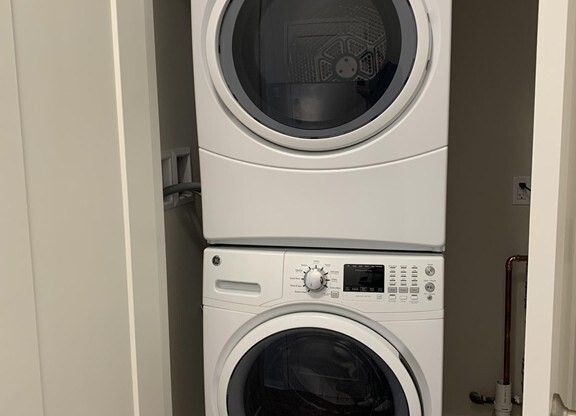 1 bed, 1 bath, 790 sqft, $3,250, Unit 313