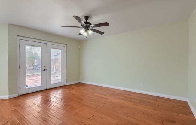 4 beds, 2.5 baths, $2,000