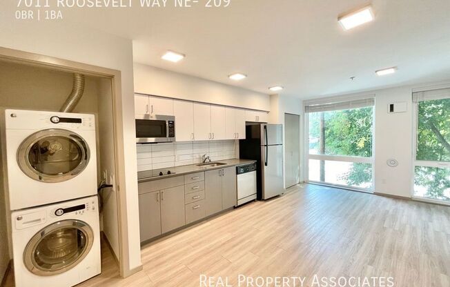 7011 Roosevelt Way NE