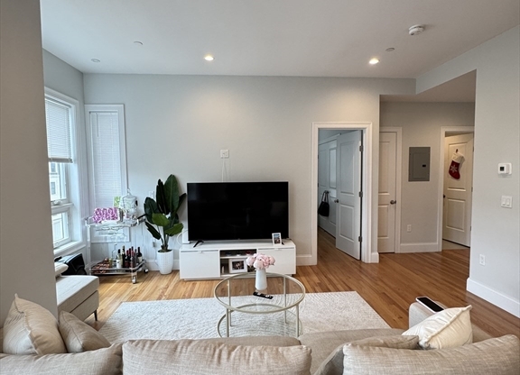 353 DORCHESTER ST