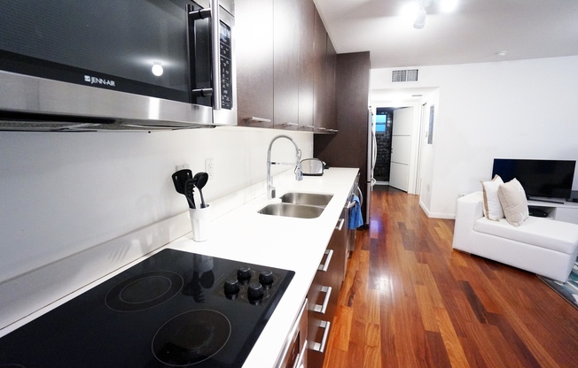 Tastefully furnished 1bed/1bath in the heart of South Beach!