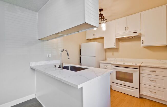 2 beds, 1 bath, $2,950, Unit UNIT 1