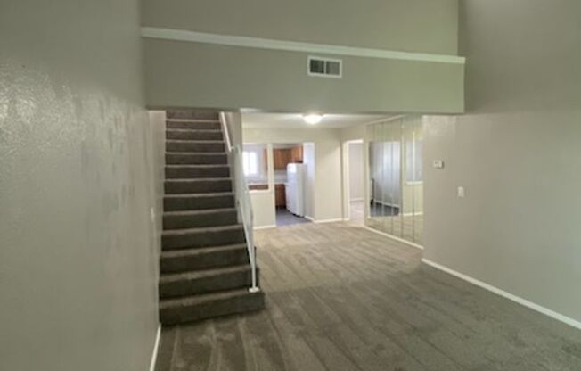 2 beds, 1 bath, 1,105 sqft, $875, Unit 2703-304