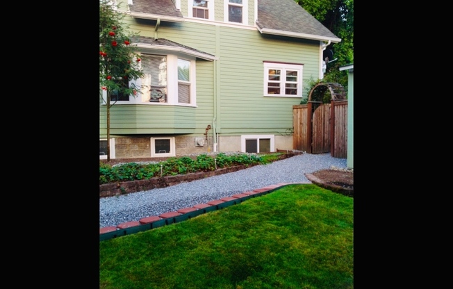 324 E HIGHLAND AVE