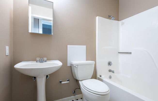 1 bed, 1 bath, $829, Unit 3819 Jones St #207