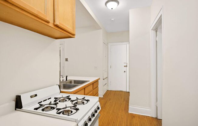 1 bed, 1 bath, $995, Unit 4