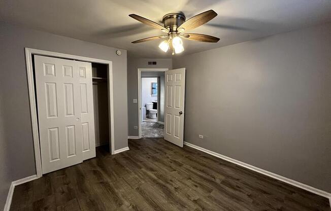 6630 South Vernon Avenue - 2S
