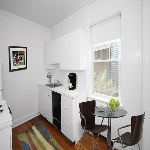 1 bed, 1 bath, 710 sqft, $2,975