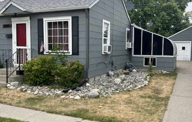 1229 Avenue F - 3b1ba w/ garage and yard space.