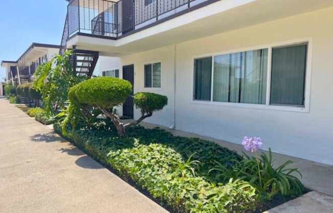 2 beds, 1 bath, 992 sqft, $2,495, Unit 8