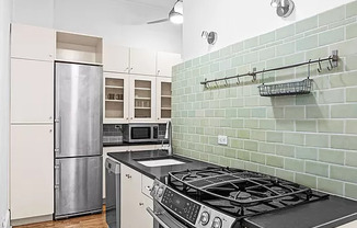 1 bed, 1 bath, $3,350, Unit 2R