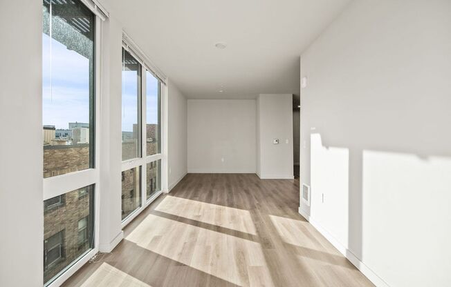 1 bed, 1 bath, 585 sqft, $1,715, Unit 515