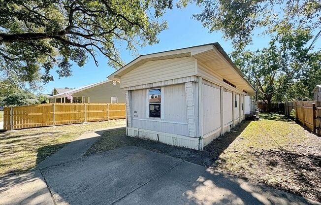 2 Bedroom Trailer in Port Allen- Great Location