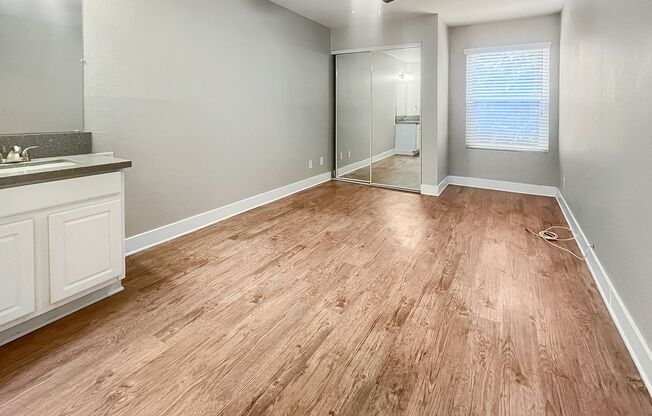 2 beds, 2 baths, 980 sqft, $2,698, Unit 02-308