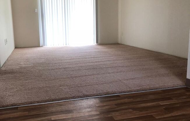 3 beds, 1 bath, 935 sqft, $1,850, Unit 38-3