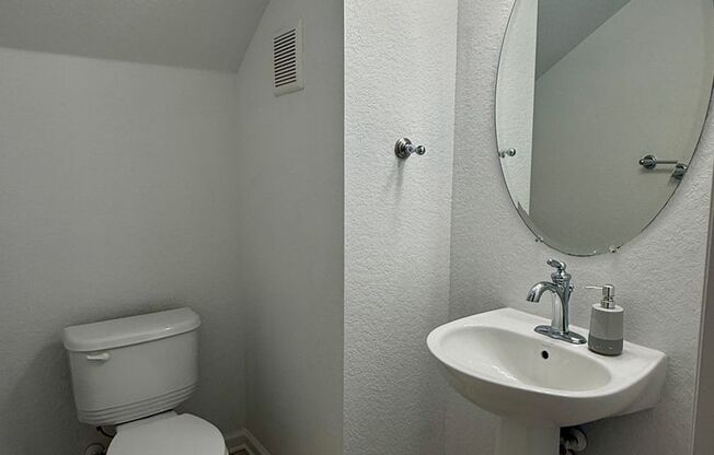 Lake Sawyer - Luxury 3/2.5 Condo