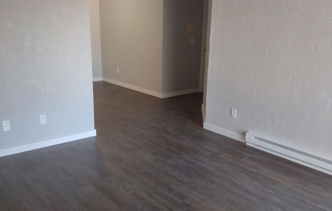 3 beds, 1 bath, 1,100 sqft, $1,200