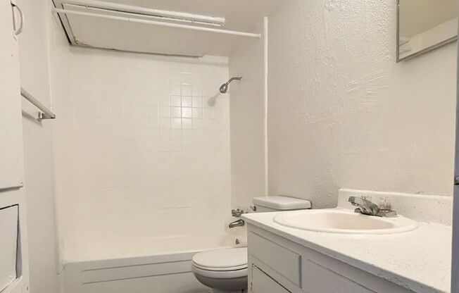 1 bed, 1 bath, 800 sqft, $1,250, Unit 126