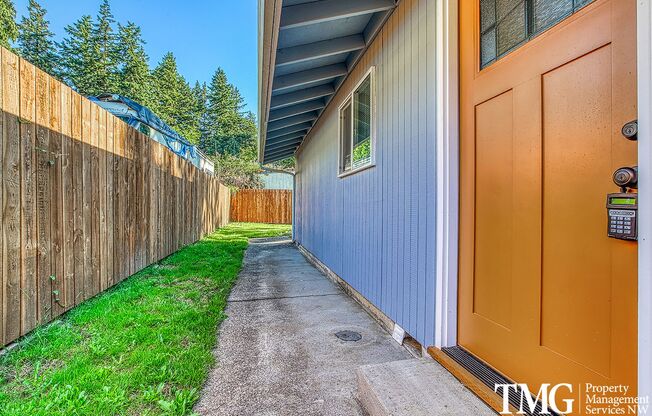 Renovated Washougal 2 Bed 1 Bath Duplex Water/Sewer Included!!