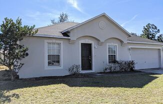 Lovely Family Home - 3/2 getting ready for you to move in!