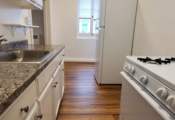 1 bed, 1 bath, $1,745, Unit 202