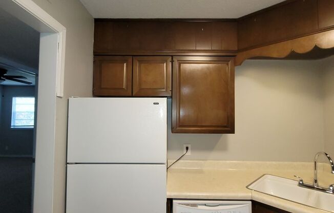 2 beds, 2 baths, 925 sqft, $1,200, Unit 222