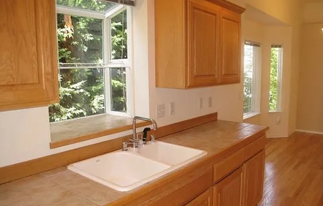 2 bedroom, 2 bath Townhome in North Seattle.