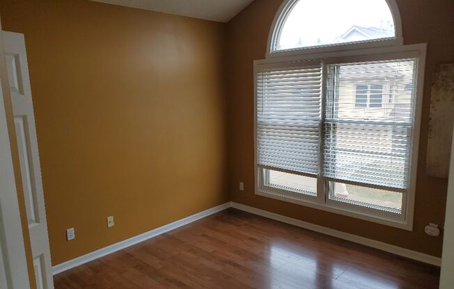 2 beds, 1 bath, $1,975