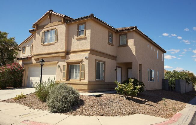 BEAUTIFUL NW 5 BEDROOM HOME IN GATED COMMUNITY