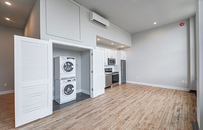 Studio, 1 bath, 388 sqft, $1,241, Unit 100