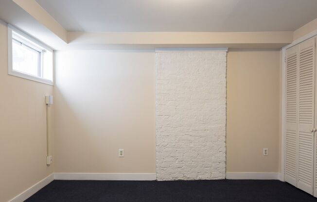 412 W Marshall