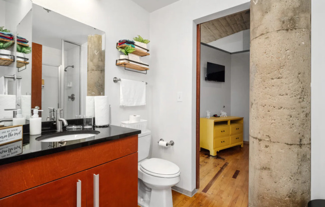 1 bed, 1 bath, 790 sqft, $1,100, Unit 212