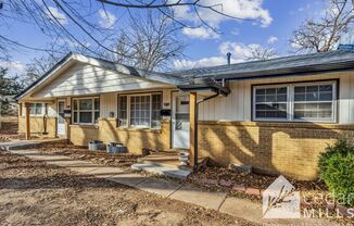 Updated 2 Bedroom Duplex With Basement Storage!