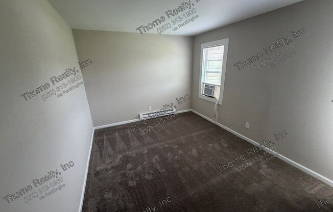 2 beds, 1 bath, $695, Unit 39
