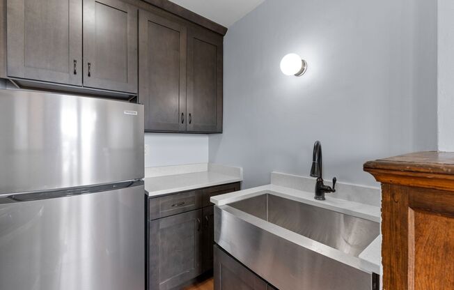 1 bed, 1 bath, 664 sqft, $1,100, Unit 408