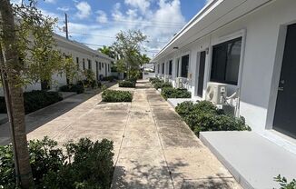 Studio, 1 bath, 372 sqft, $1,600, Unit #2