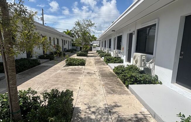 Studio, 1 bath, 372 sqft, $1,600, Unit #2