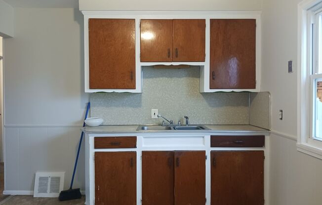 3 bedroom 1 bathroom bungalow on Detroit's westside near the Sorensen Recreation area Warren and outer drive