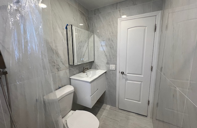 1739 N 16 CT